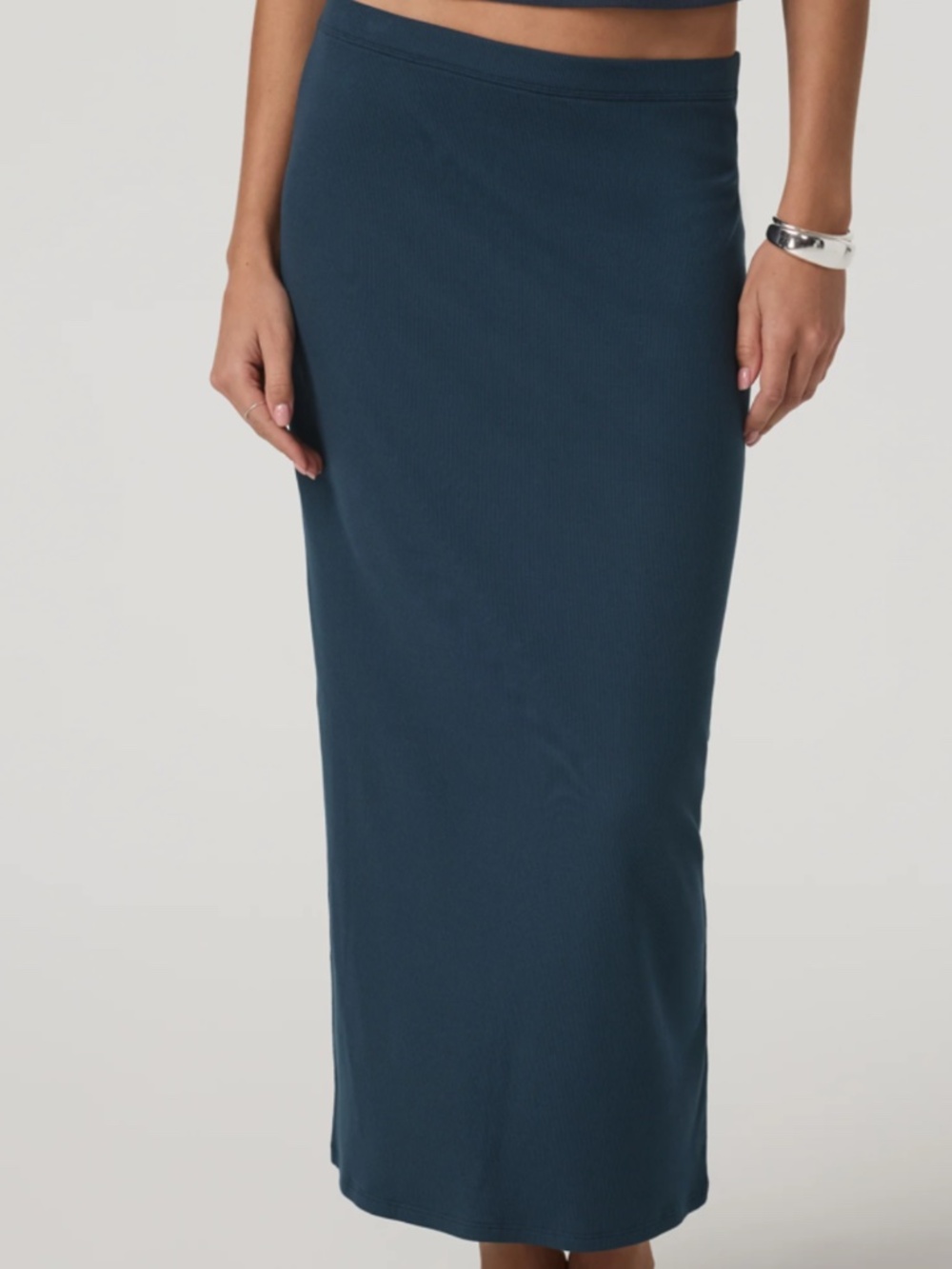 Vuori Pose Column skirt ocean blue size medium - Picture 2 of 8